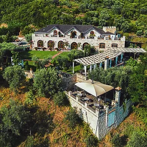 مزرعة للإقامة Chateau Fasel, تيرانا